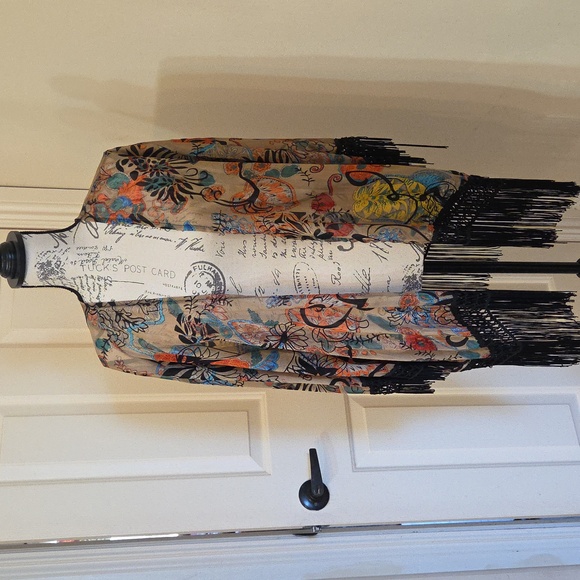 Sans Souci Vibrant Floral Kimono - Picture 13 of 14